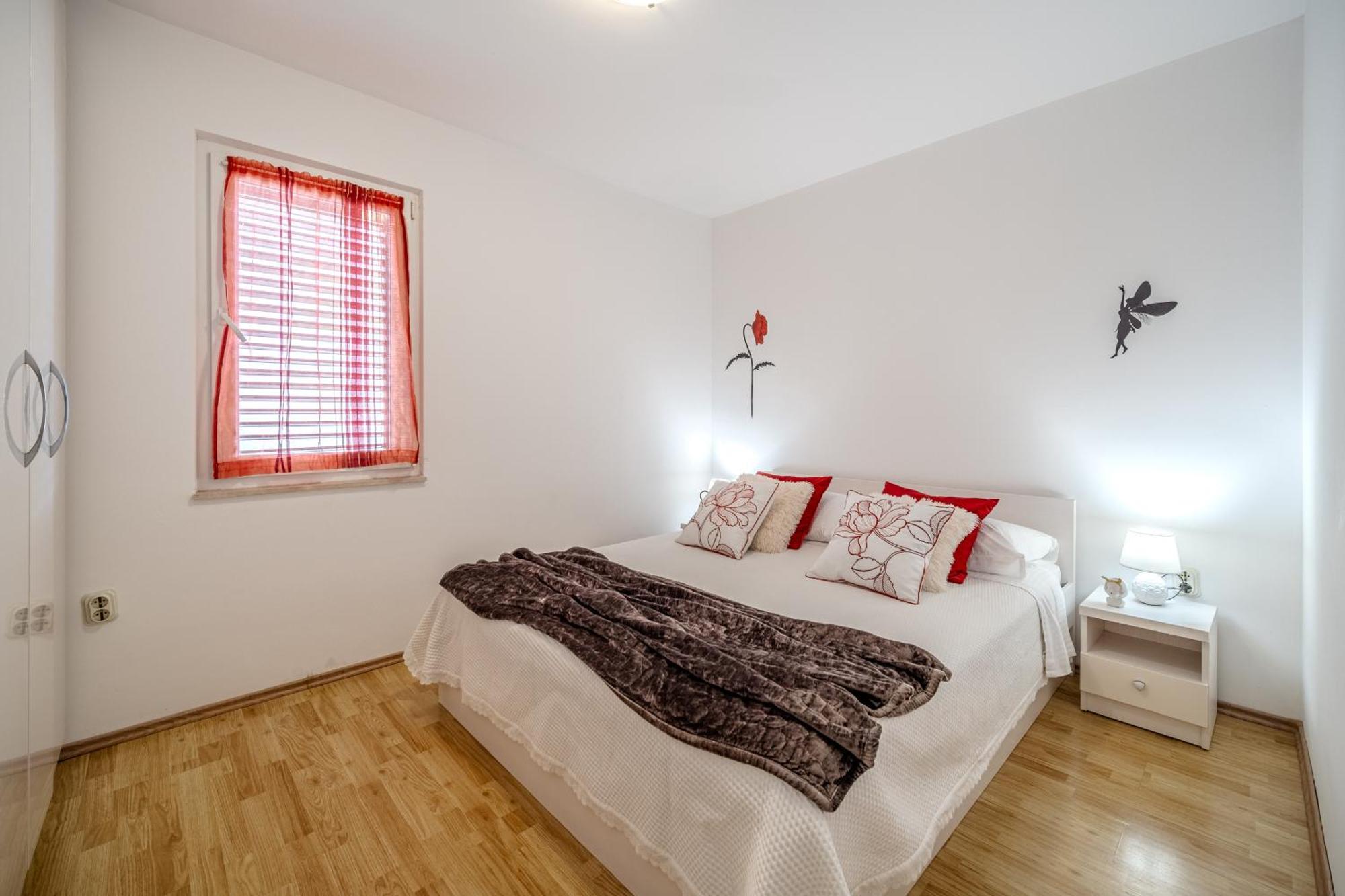 Apartment Milna - With Swimming Pool & Amazing Seaviews, Above Bijaka Beach Exterior foto