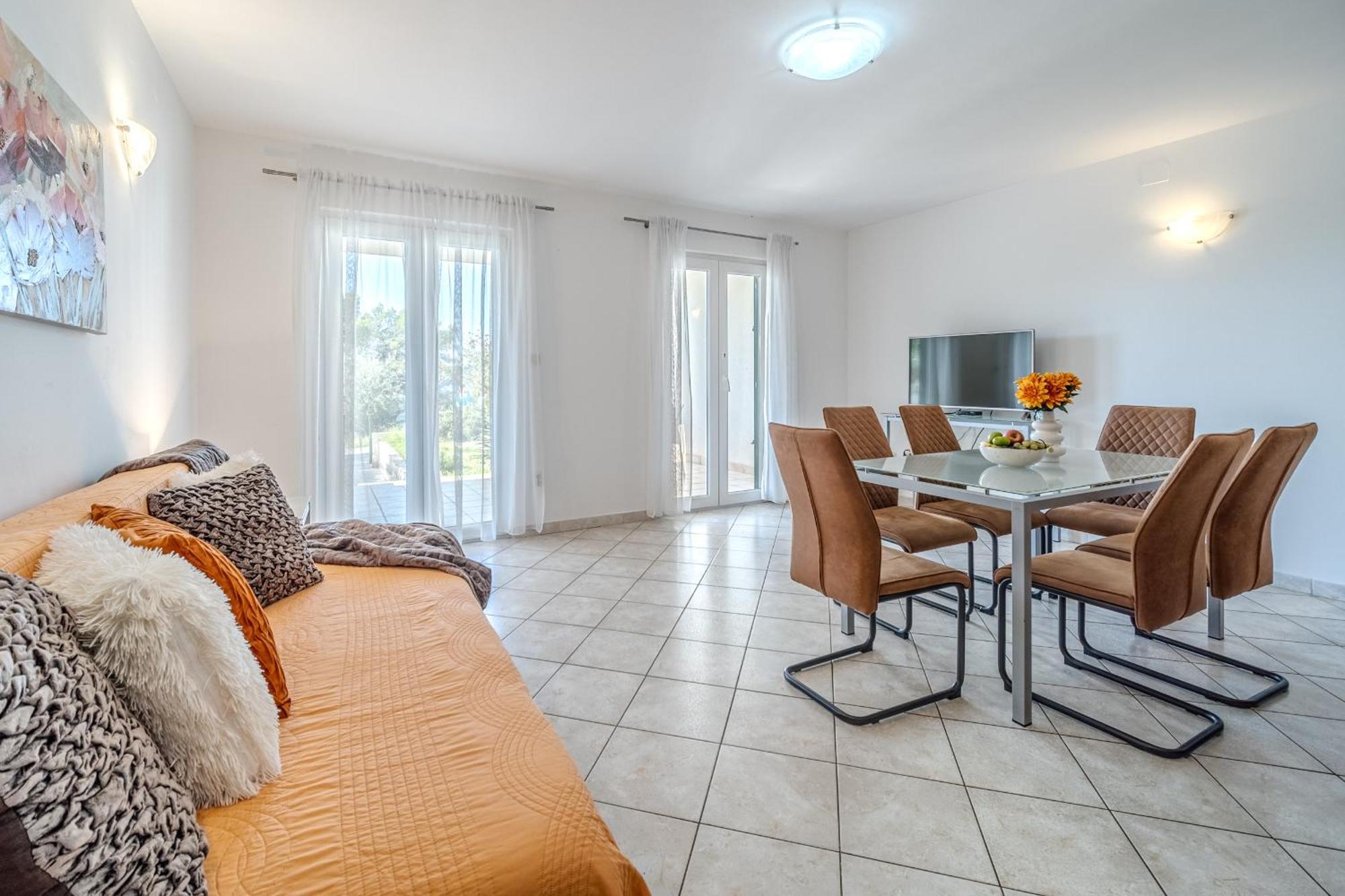 Apartment Milna - With Swimming Pool & Amazing Seaviews, Above Bijaka Beach Exterior foto