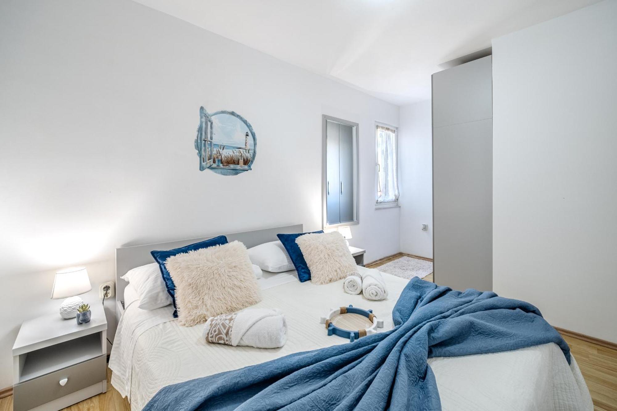 Apartment Milna - With Swimming Pool & Amazing Seaviews, Above Bijaka Beach Exterior foto